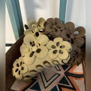 New 3 Pack Hair clip claw floral beige brown taupe set with turquoise hair tie